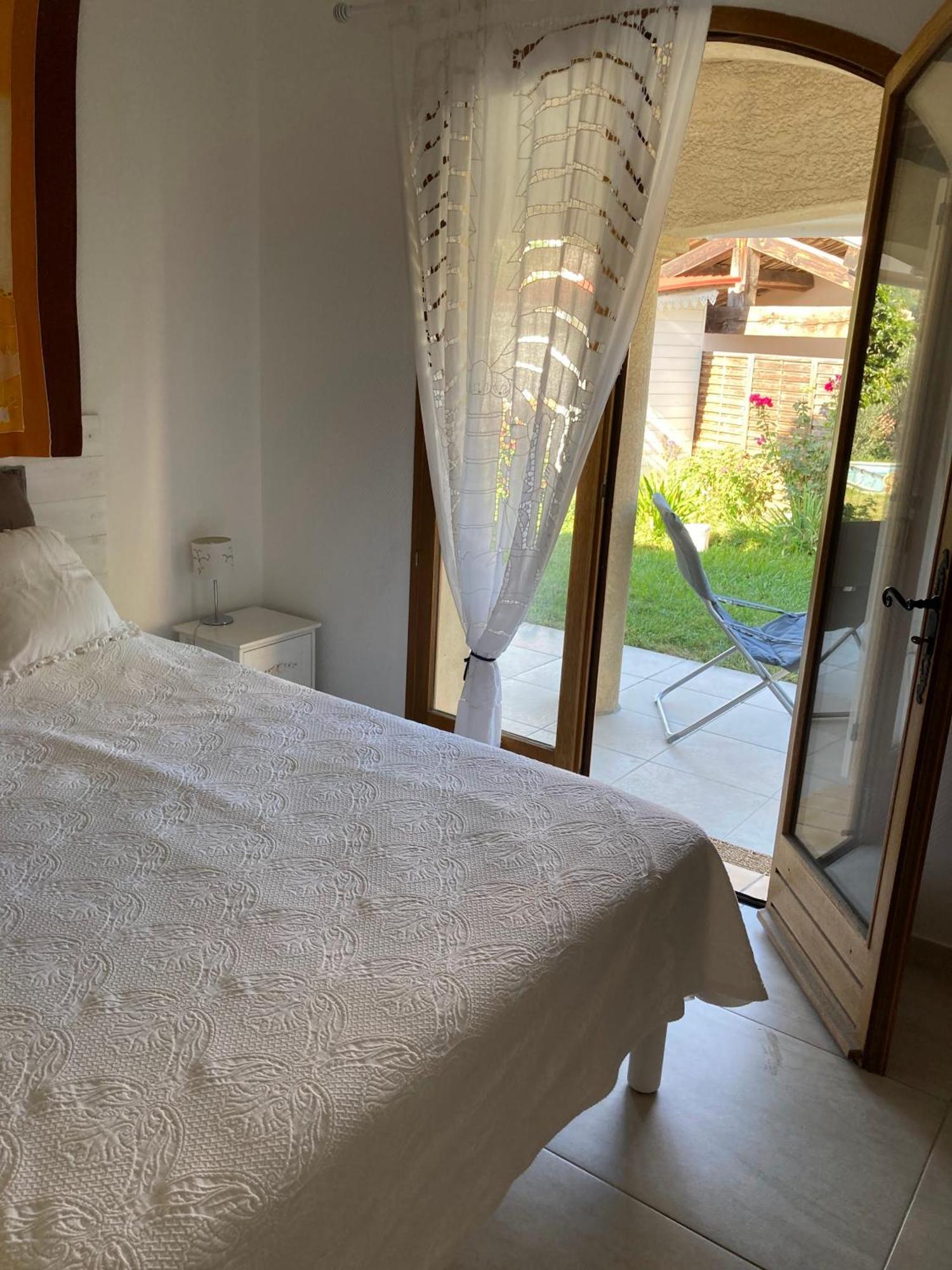 Bed & Breakfast Les Lillas Saint-Jeannet  Екстериор снимка